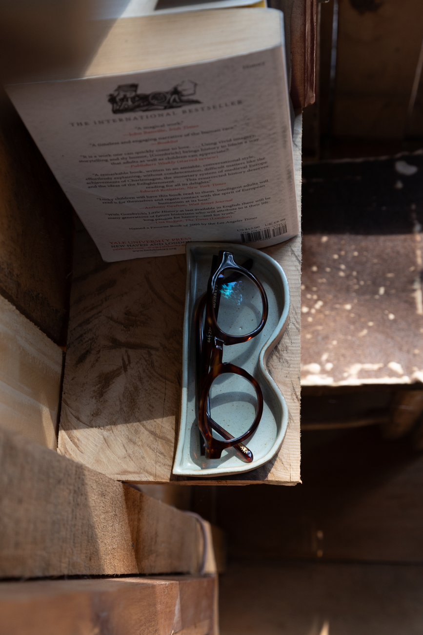 Handcrafted Ceramic Eyeglass Holder - Artisanal and Elegant